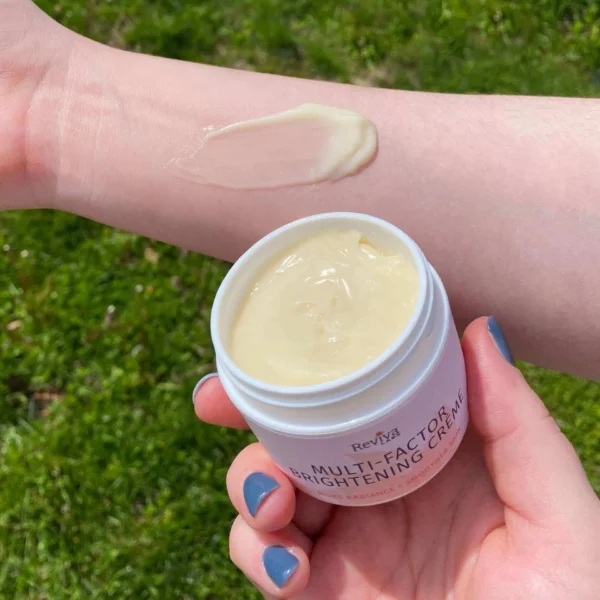 Multi-Factor Brightening Créme - Image 2